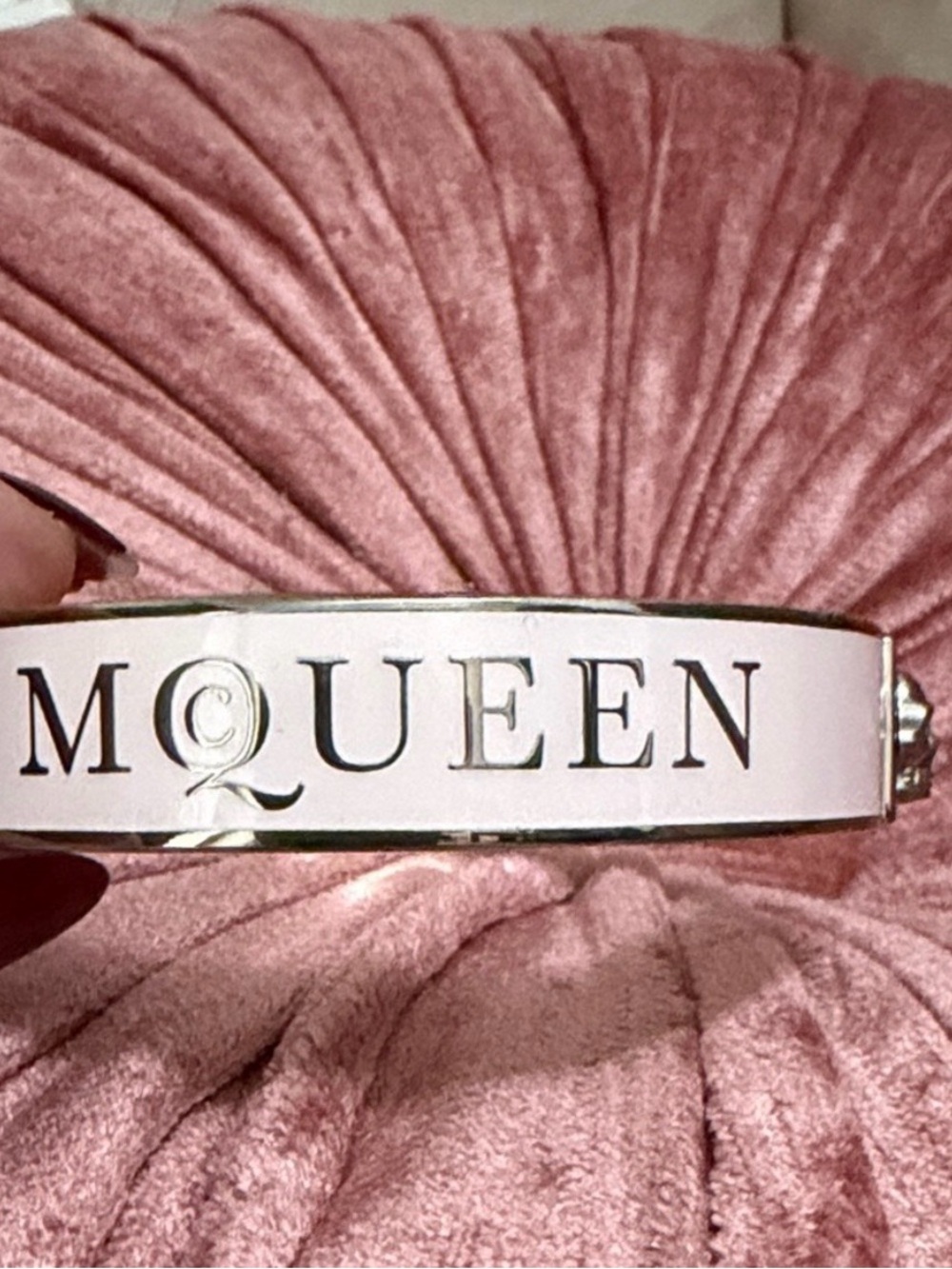 ALEXANDER McQUEEN Authentic White & Silver 💀 Logo Enamel Bangle Bracelet *Fab*